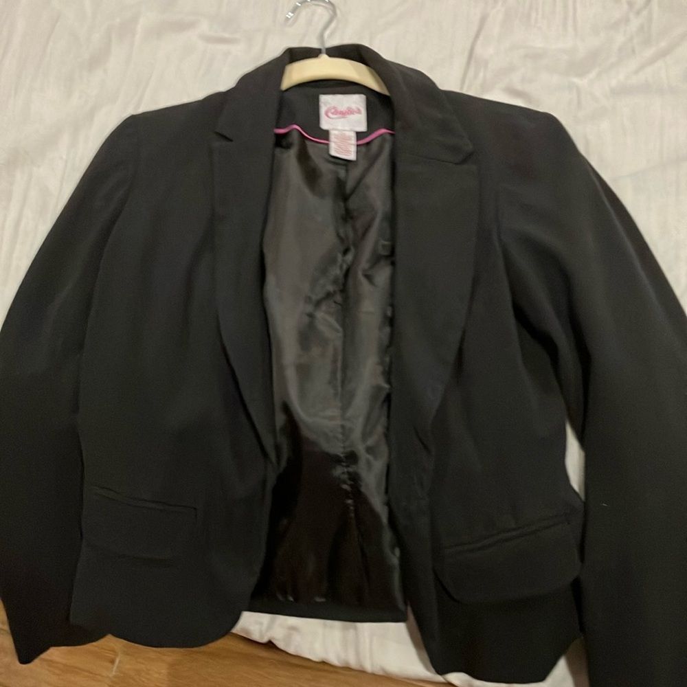 Girl’s black blazer
